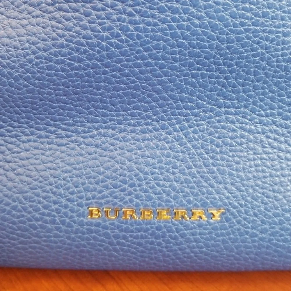 Burberry Cale Hobo Grainy Leather Medium (NWT) - Picture 4 of 6